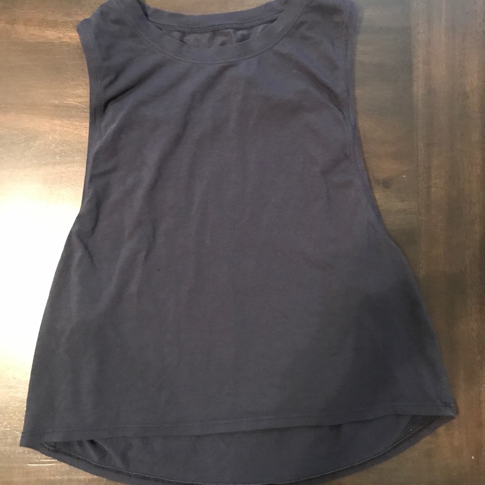 Lulu lemon top!